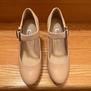 Clarks nude shoes - bought in London - size 5